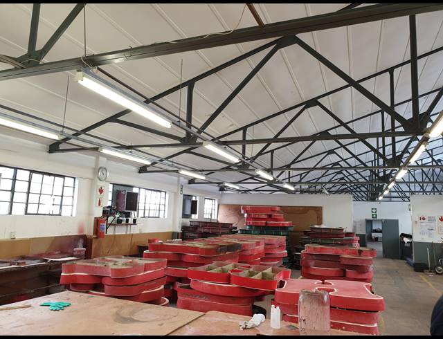 1,427M² WORKSHOP TO LET IN SALT RIVER